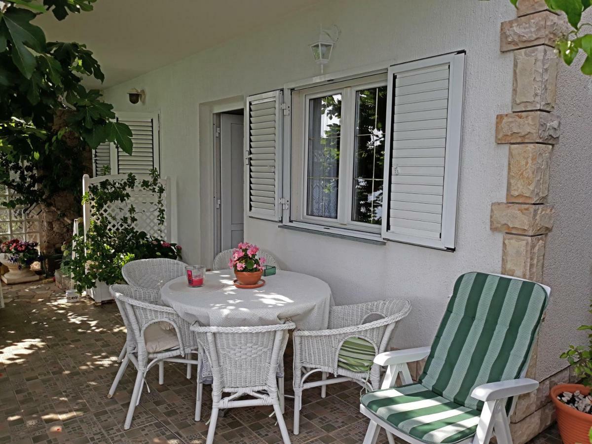 Beautiful Apartment Duska On The Beach Stanici Exterior photo